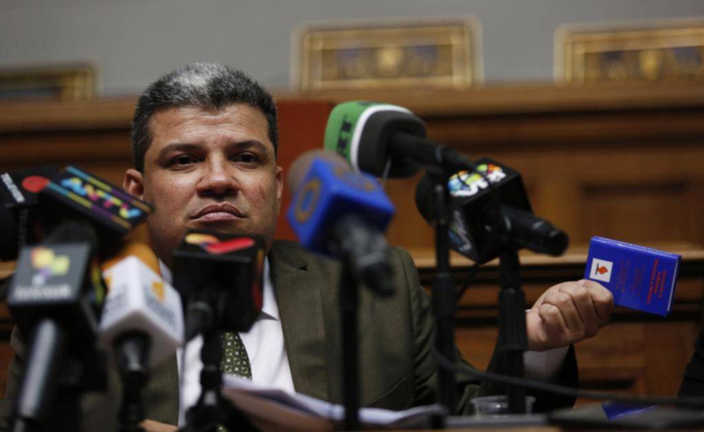 Pese a las maniobras chavistas, Guaidó prepara una sesión en el Parlamento