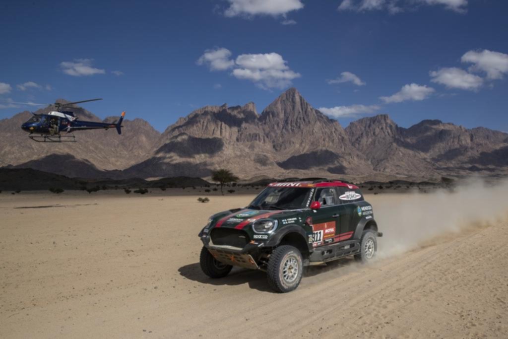 Terranova es líder entre los autos del Dakar