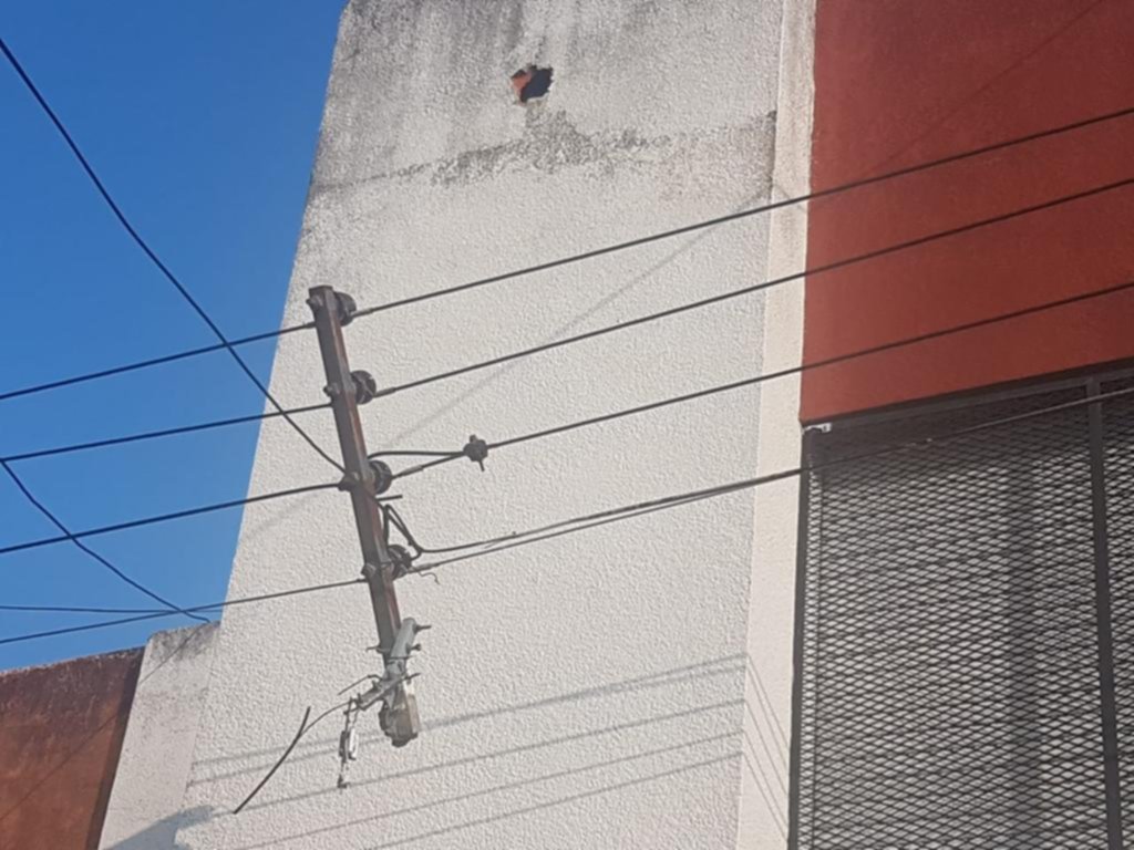 Tras reclamo vecinal solucionan desperfecto en 523 entre 4 y 5