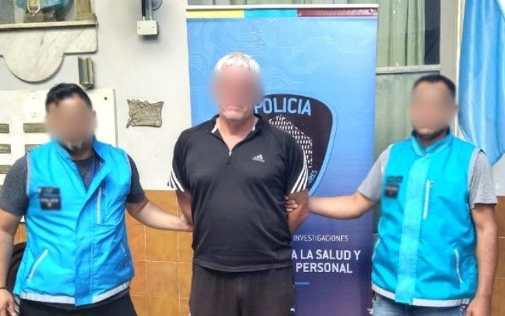 Detienen a un ex convicto acusado de violar en 41 oportunidades a una joven