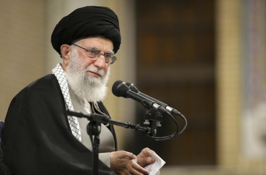 Según el líder supremo iraní, los ataques son el “inicio de la venganza”