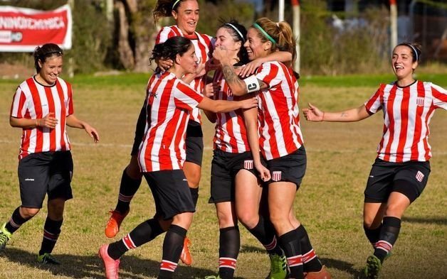 Fútbol Femenino: Estudiantes ya se entrena