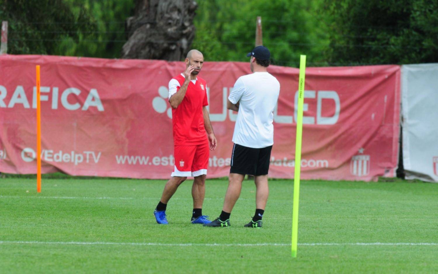 Milito va perfilando el primer equipo del año con los refuerzos como titulares