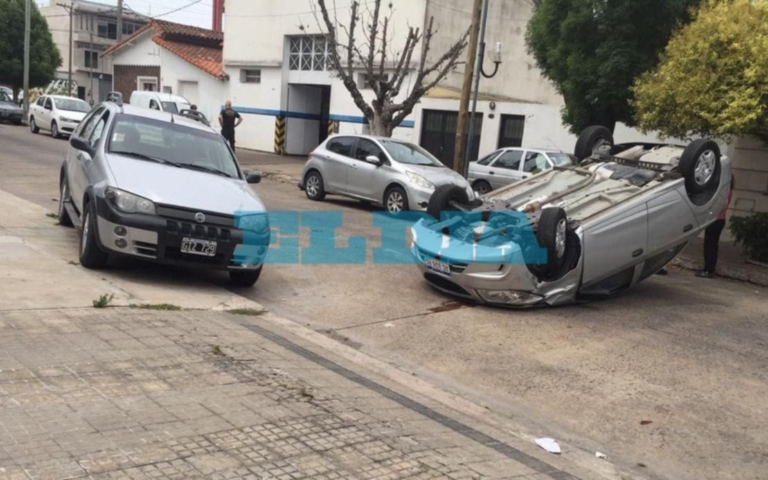 Espectacular vuelco con saldo de un herido en La Loma