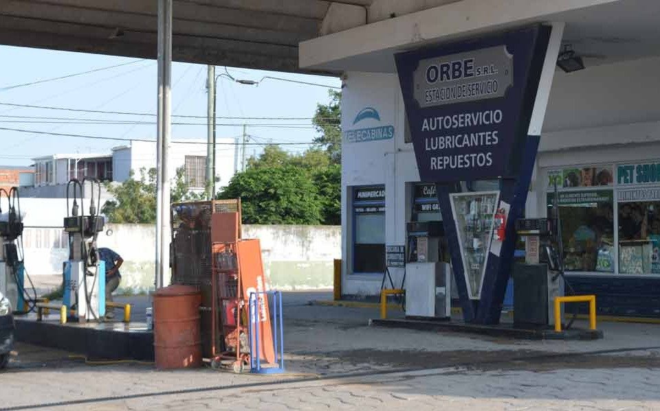 Asaltó a un playero y antes de huir le pidió un abrazo y disculpas: “Estoy re duro, perdón”