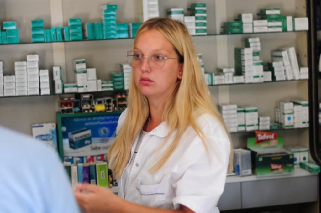 Terror en un brutal asalto a una farmacia de 60 y 17