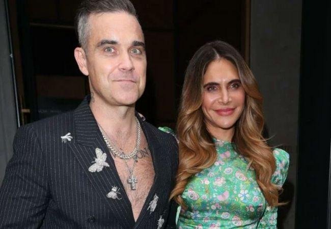 ¿Amalia Granata o la mujer de Robbie? Increíble parecido