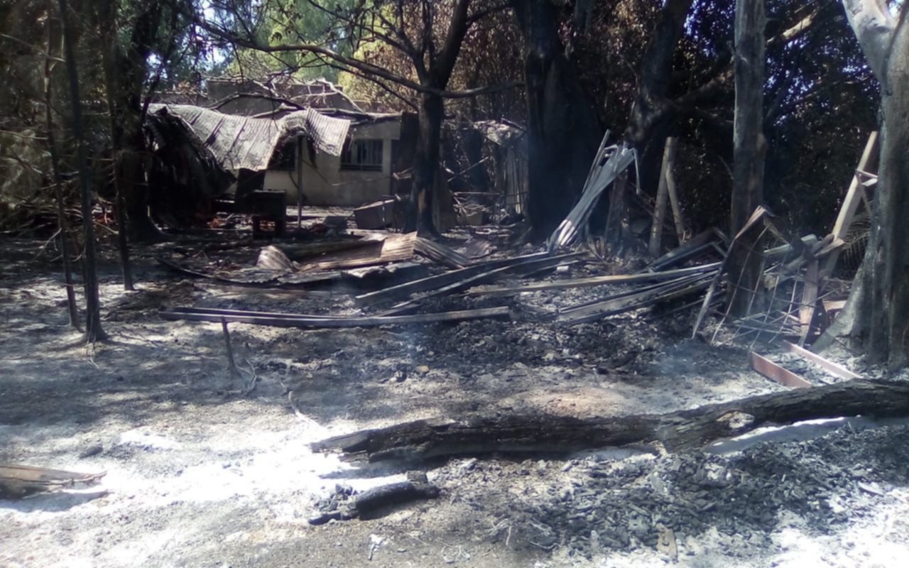 Incendio devoró una antigua casona de Abasto