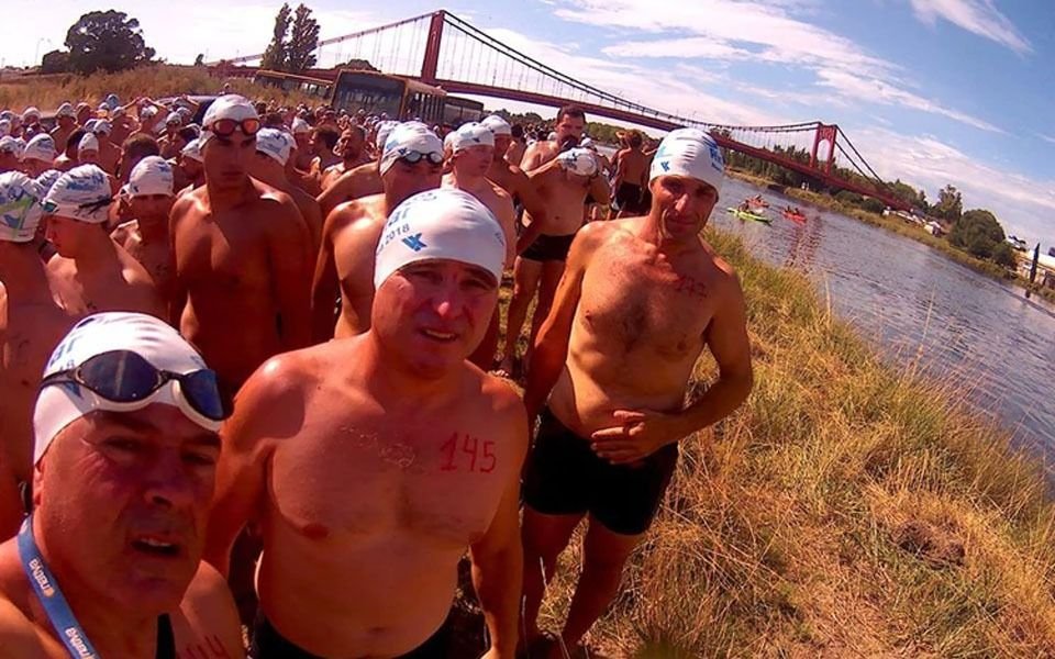 Desesperada búsqueda en Necochea de un nadador que desapareció durante una competencia