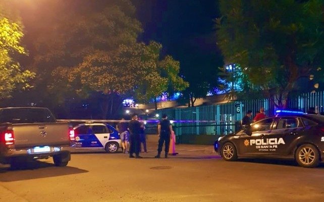 Muerte en Rosario: un hombre fue baleado en la puerta de un casino