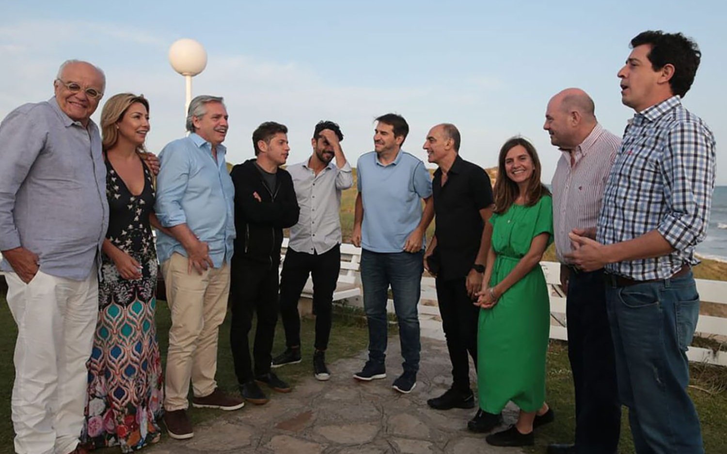El Presidente viajó a Chapadmalal y se reunió con referentes del teatro