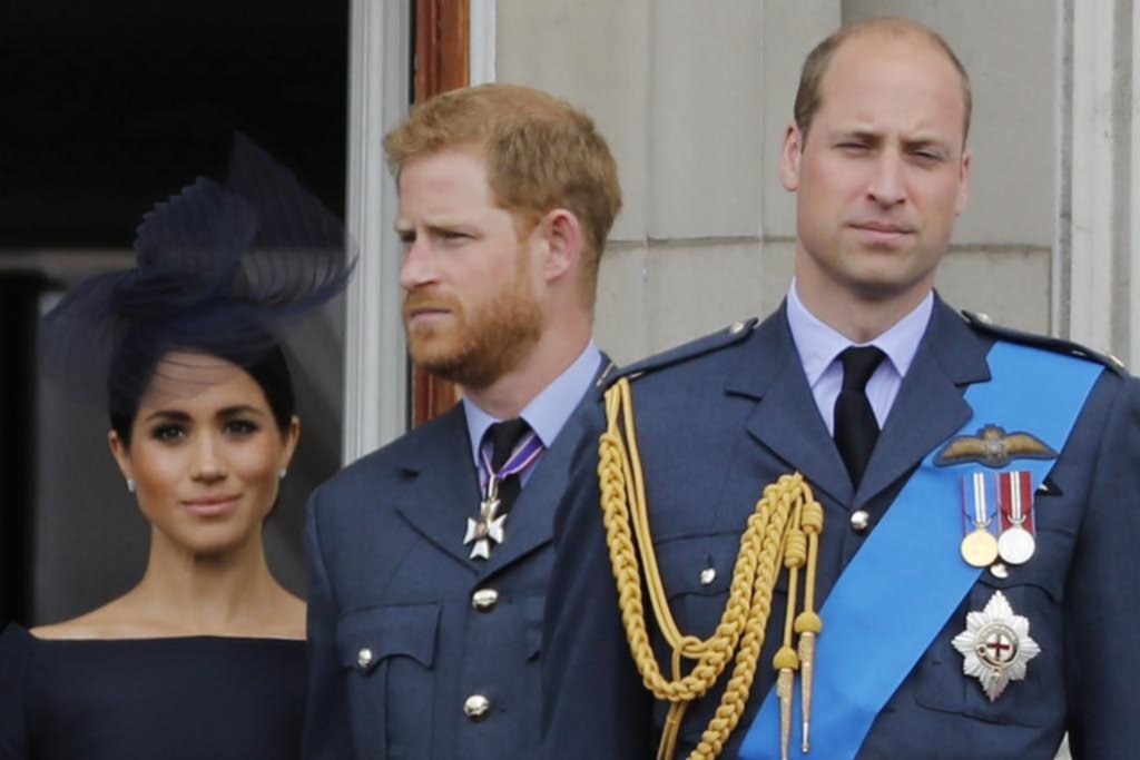 Arde el Megxit: William le soltó la mano a su hermano Harry y se quiebra la familia real