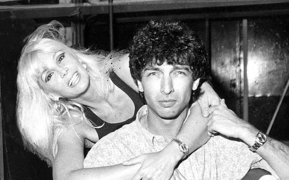 Fin del misterio: Darín contó de quién es la quinta mano que aparece en la foto con Susana