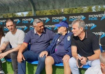 Tapia estuvo en Ezeiza y se reunió con Maradona