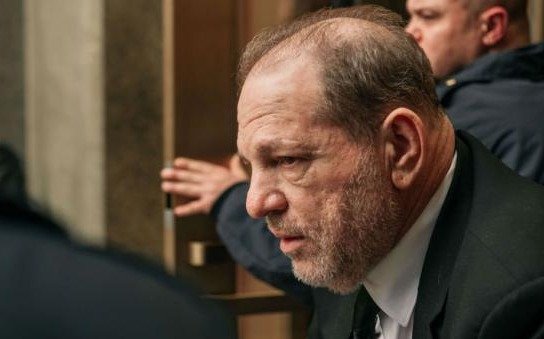 La fiscalía presenta a Harvey Weinstein como un "experto" depredador sexual