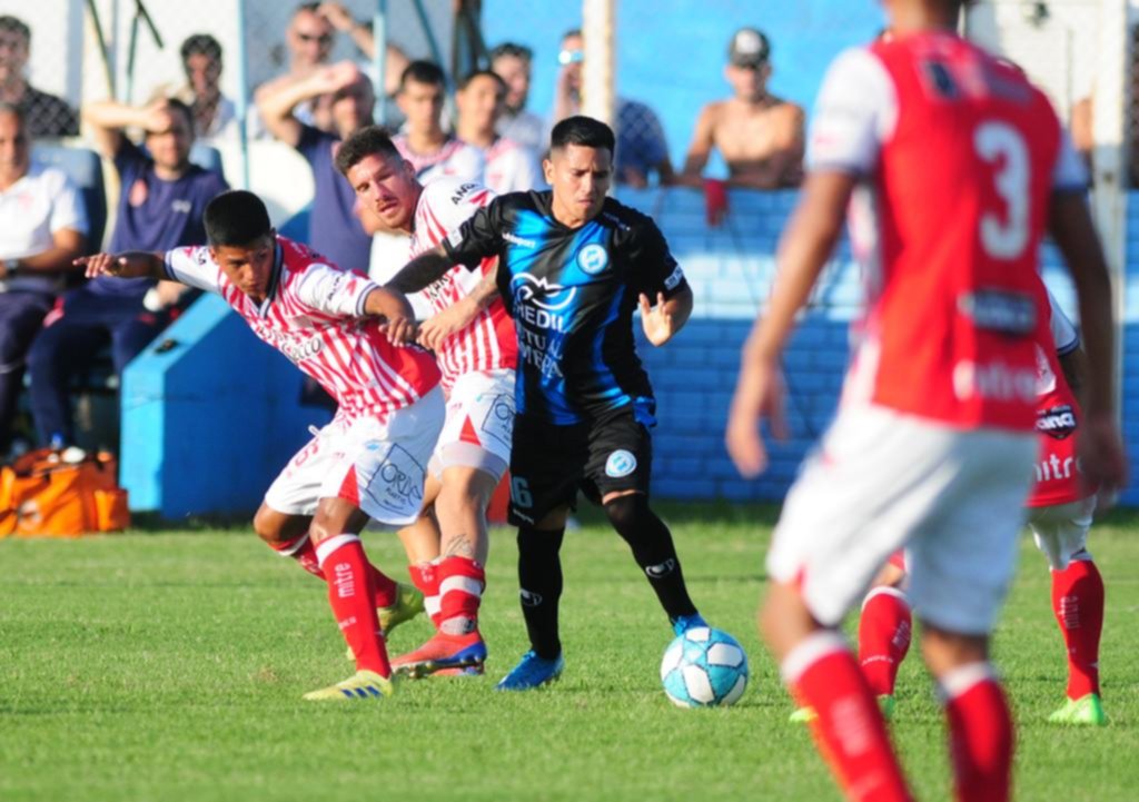 San Carlos hizo todo el gasto, y Los Andes se llevó la victoria