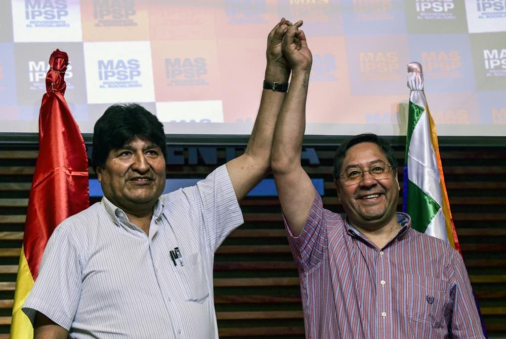 El candidato de Evo regresa a Bolivia