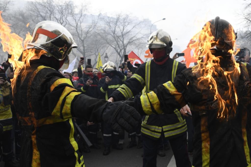 Protesta de bomberos en París