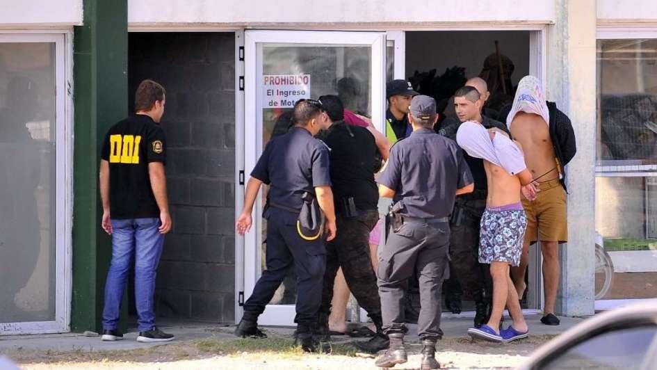 Uno le dio “puntinazos en la cabeza”, mientras gritaban “negro de mierda”