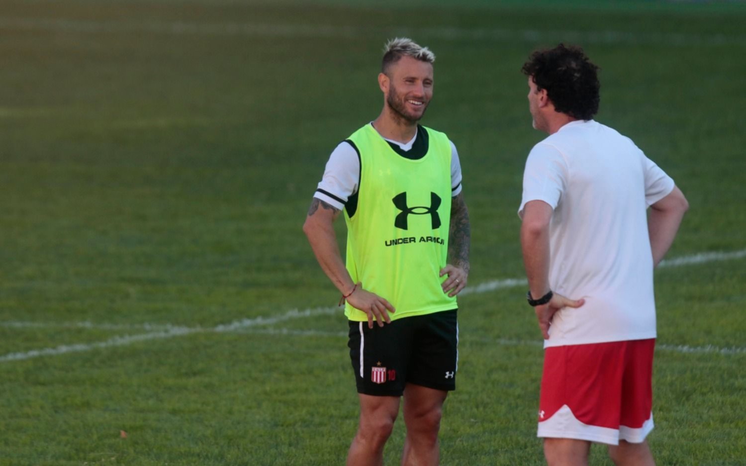 Milito probó el mismo equipo que ensayó ayer y se perfila el once para recibir a Unión
