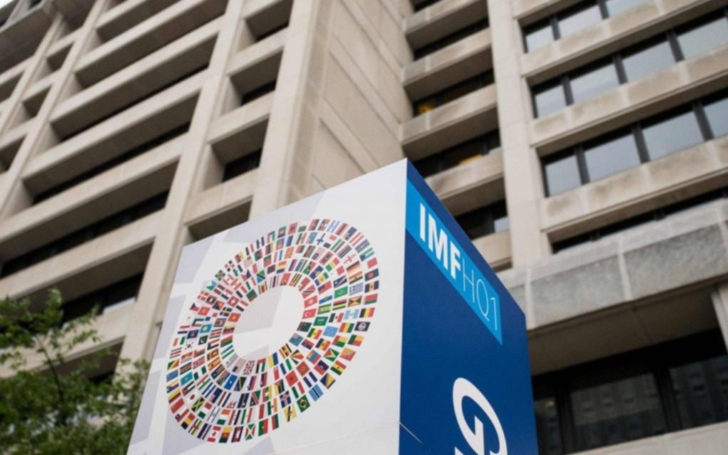 ¿Por qué el FMI decidió omitir a Argentina en su último informe regional?