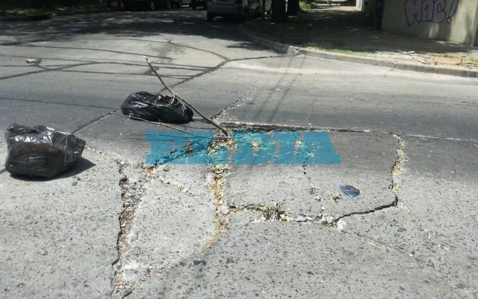 Se "hundió" el asfalto en 62 esquina 20