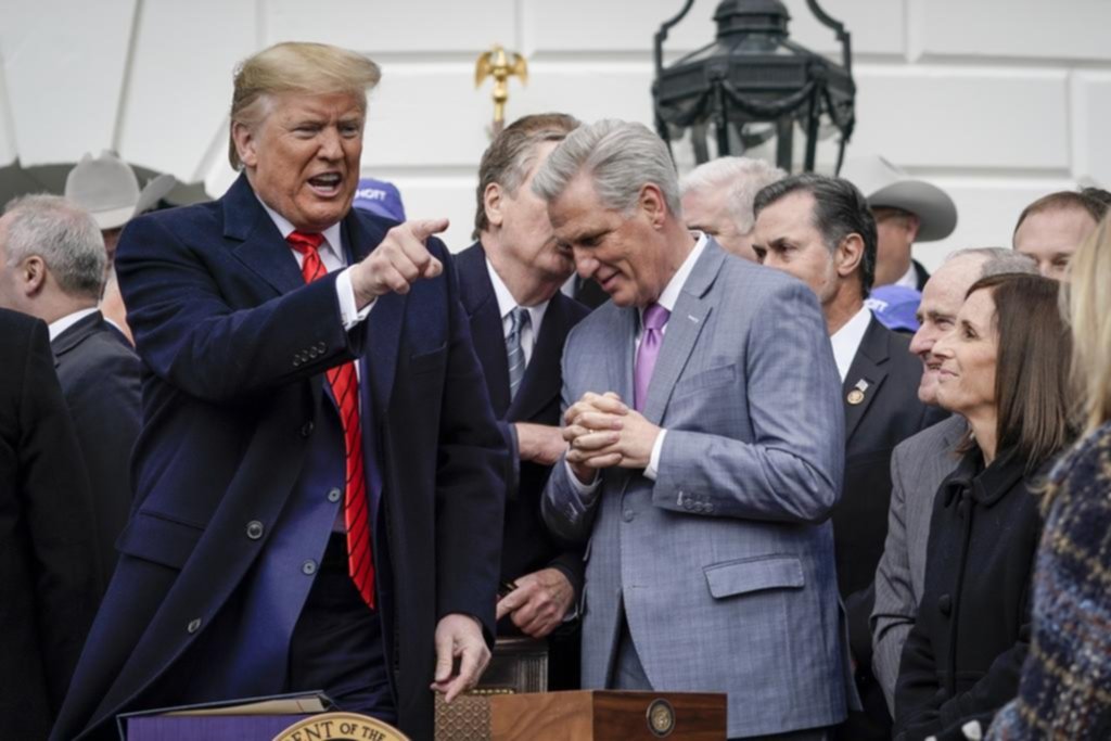 Trump “atendió” al ex asesor que podría complicarlo