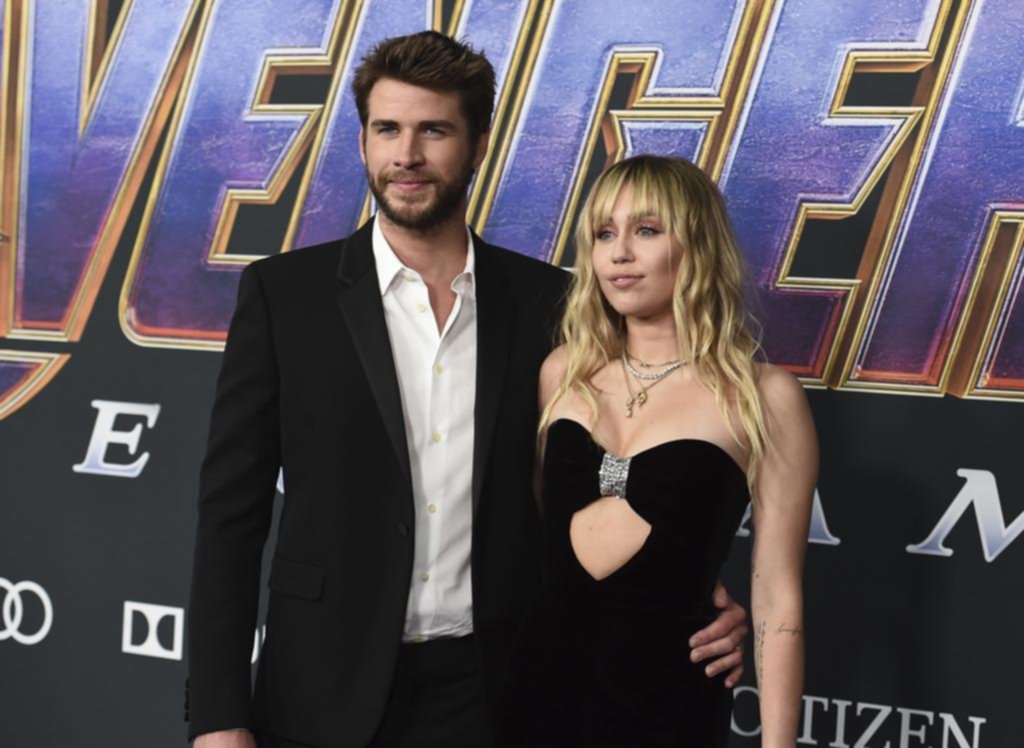 A otra cosa mariposa: Miley y Liam, oficialmente divorciados