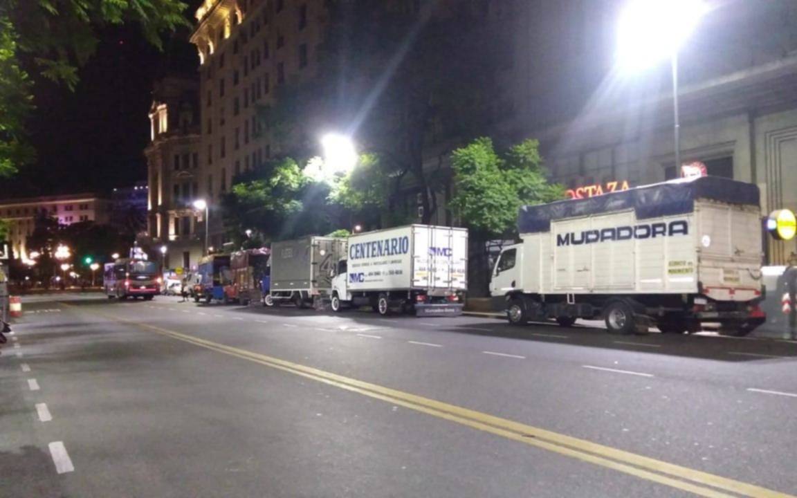"Desalojaron las coquetas y carísimas oficinas que Vidal había alquilado", tuiteó Bianco