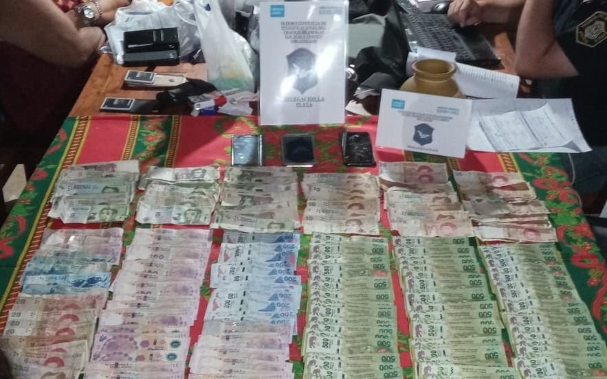 Dos detenidos y secuestro de cocaína tras un operativo antidrogas en Berisso