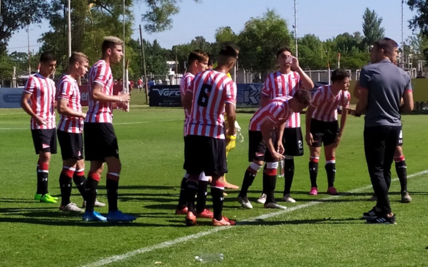 Cayó la Reserva del Pincha y perdió la punta