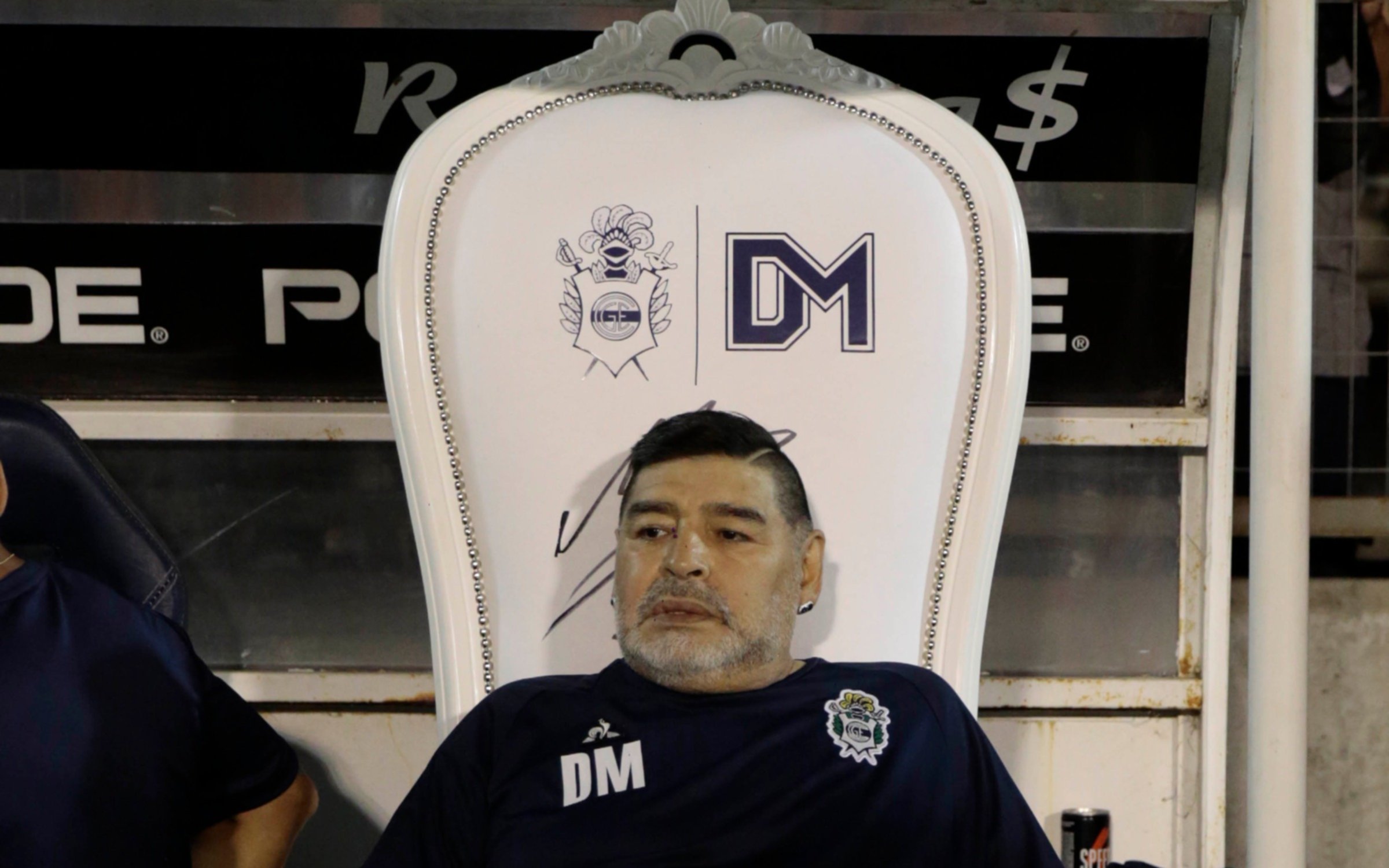 Ofrecieron más de 300 mil pesos por el sillón de Maradona