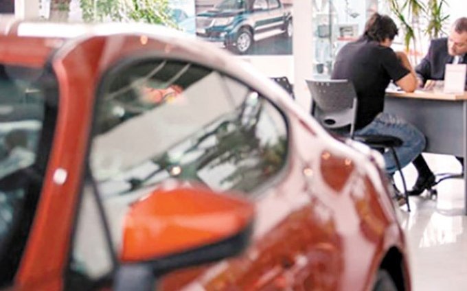 Las ventas de autos 0km de enero se "derrumbaron" un 25% interanual