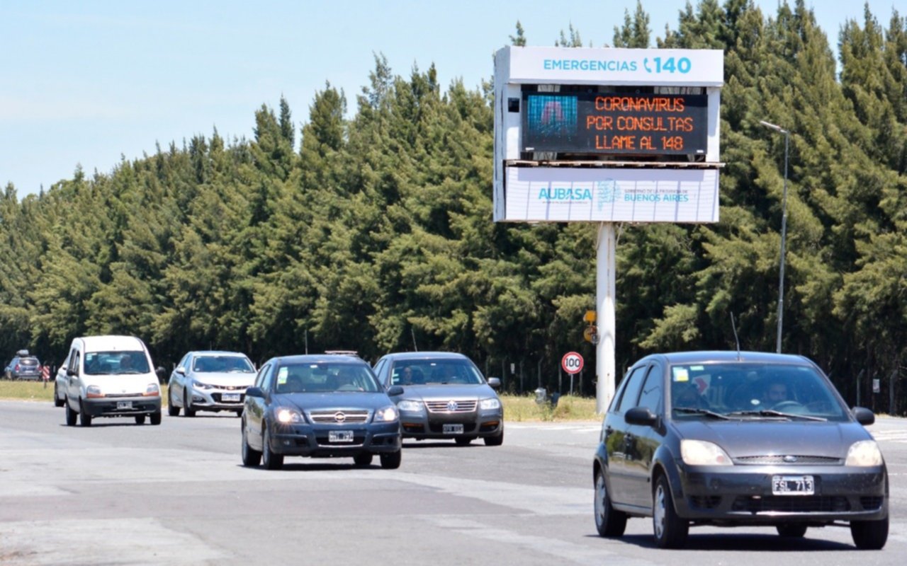 Éxodo turístico: 1.500 autos por hora esta tarde en la Ruta 2 en dirección a la Costa