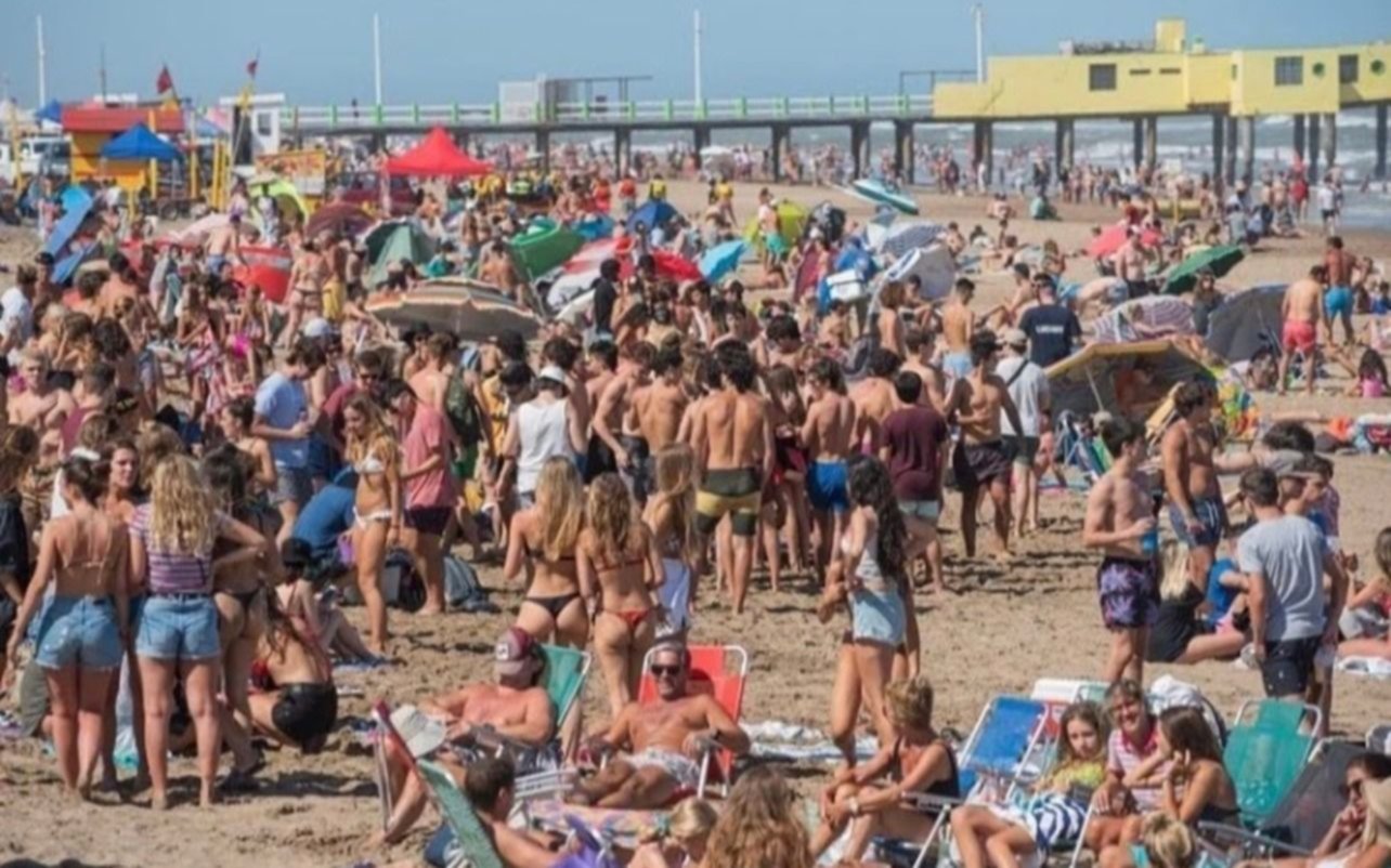 Refuerzan la presencia policial en playas de Pinamar para evitar nuevas concentraciones 