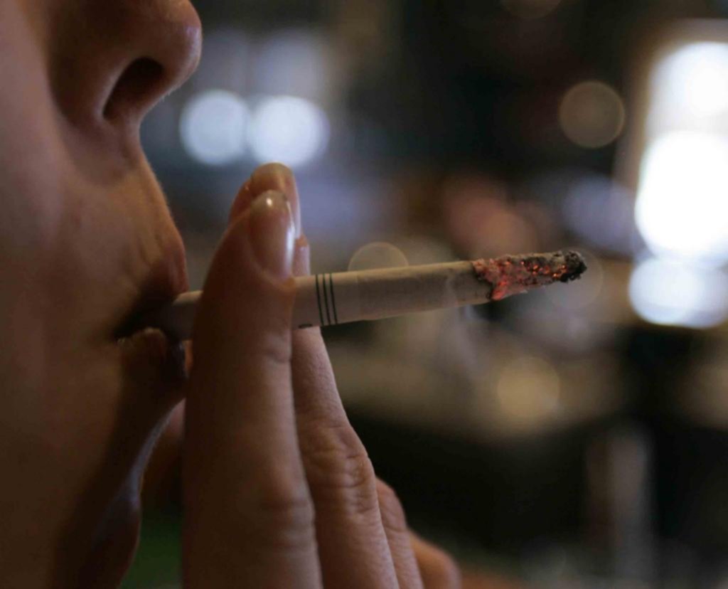 Fumadores ocasionales también pueden ser adictos a la nicotina