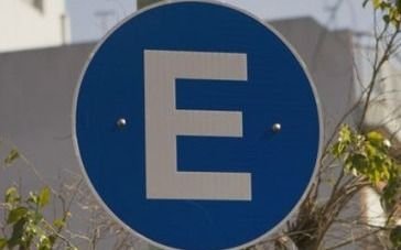 Hasta mañana continúa el libre estacionamiento en centros comerciales