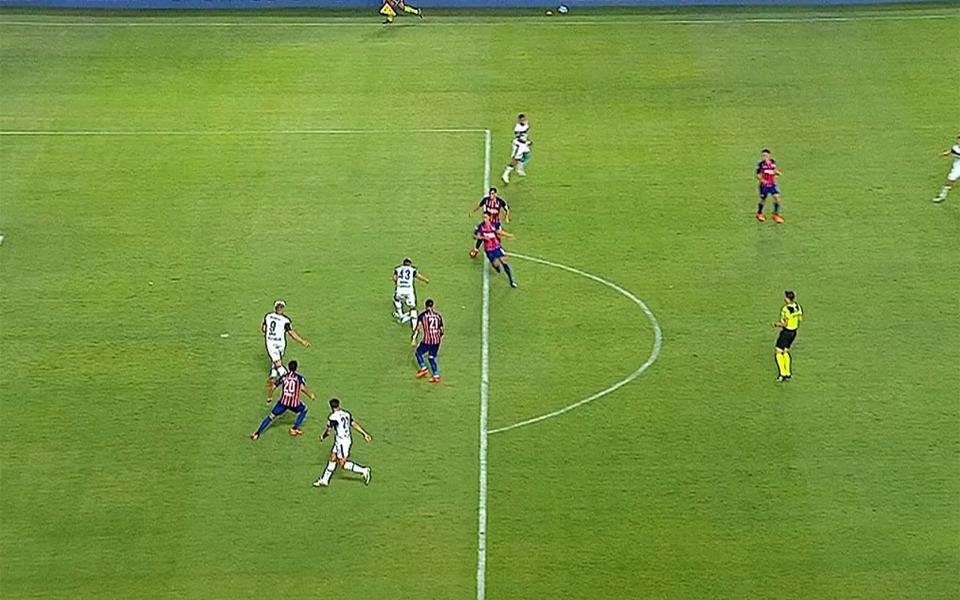 Una de las polémicas de la tarde en el Nuevo Gasómetro