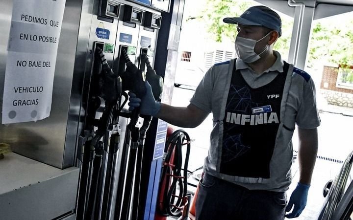 El segundo golpe al bolsillo del año no tardó en llegar: a cuánto se fue el litro de nafta en la Región