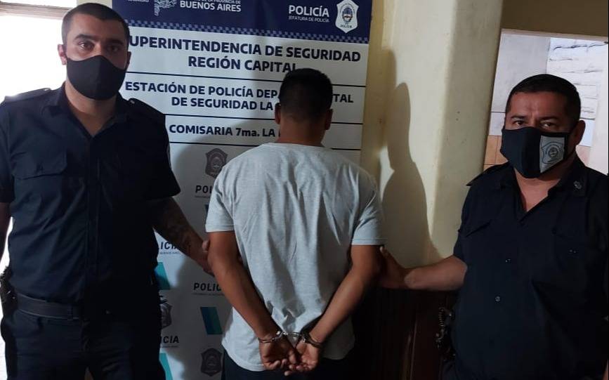Quiso entrar marihuana y pastillas a un Instituto de Menores