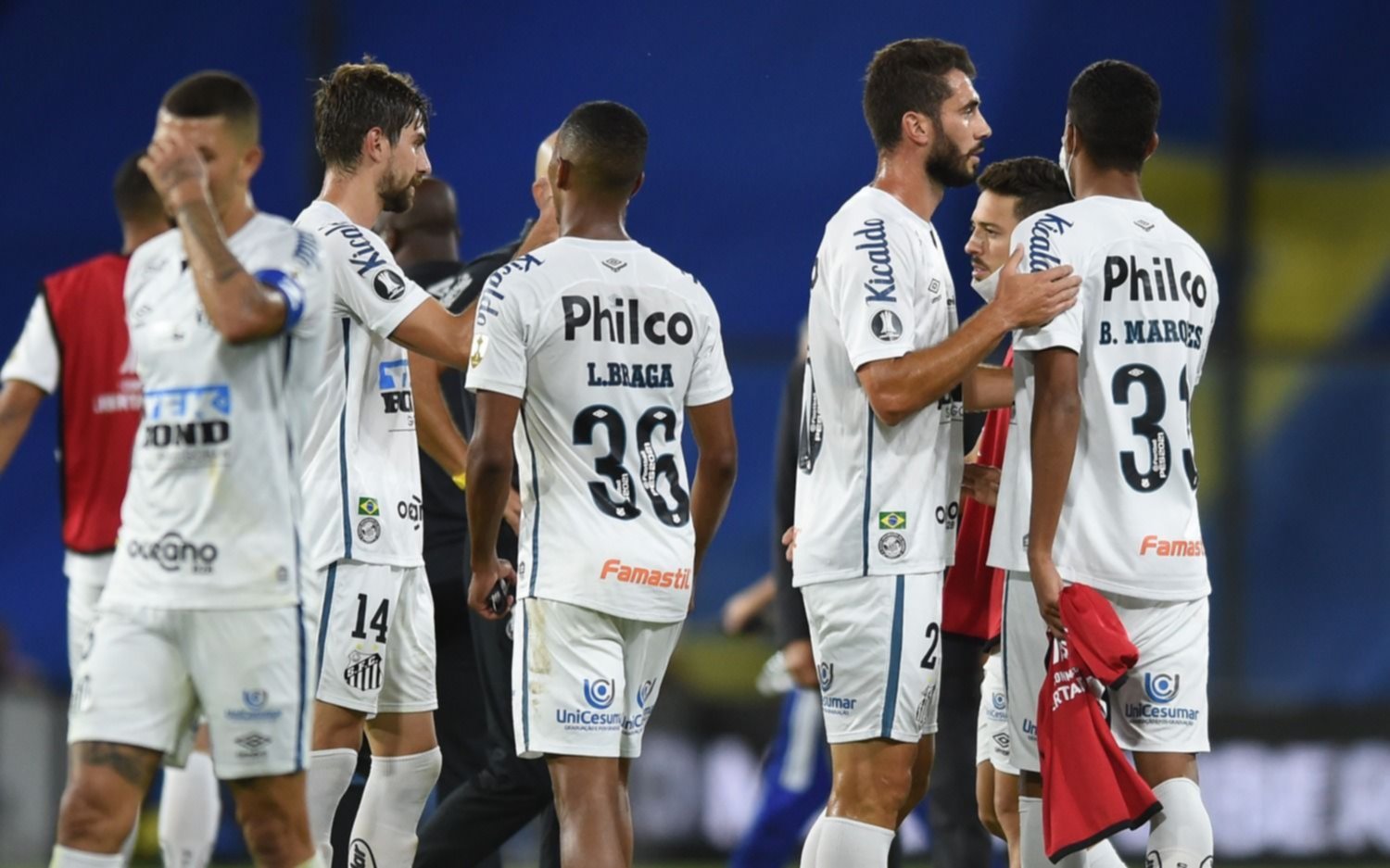 Problema en puerta en la Libertadores y para Boca: dos jugadores del Santos dieron positivo