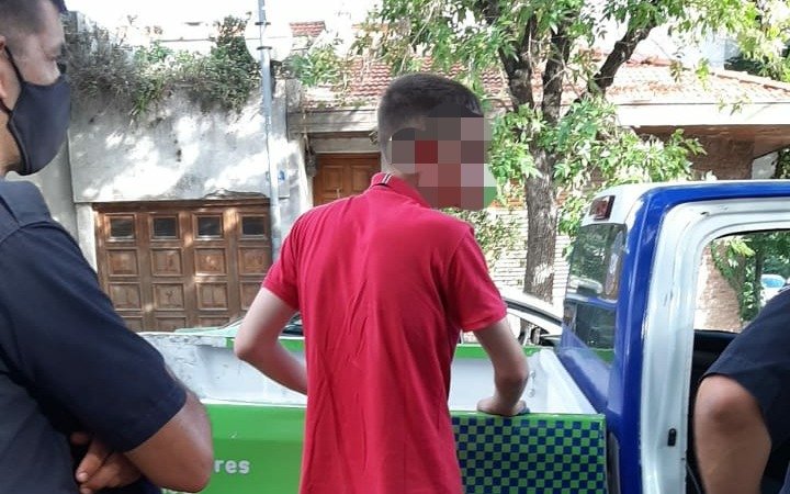 Cayeron en un operativo anti motochorros, acusados de robar una panadería cerca de Plaza Sarmiento