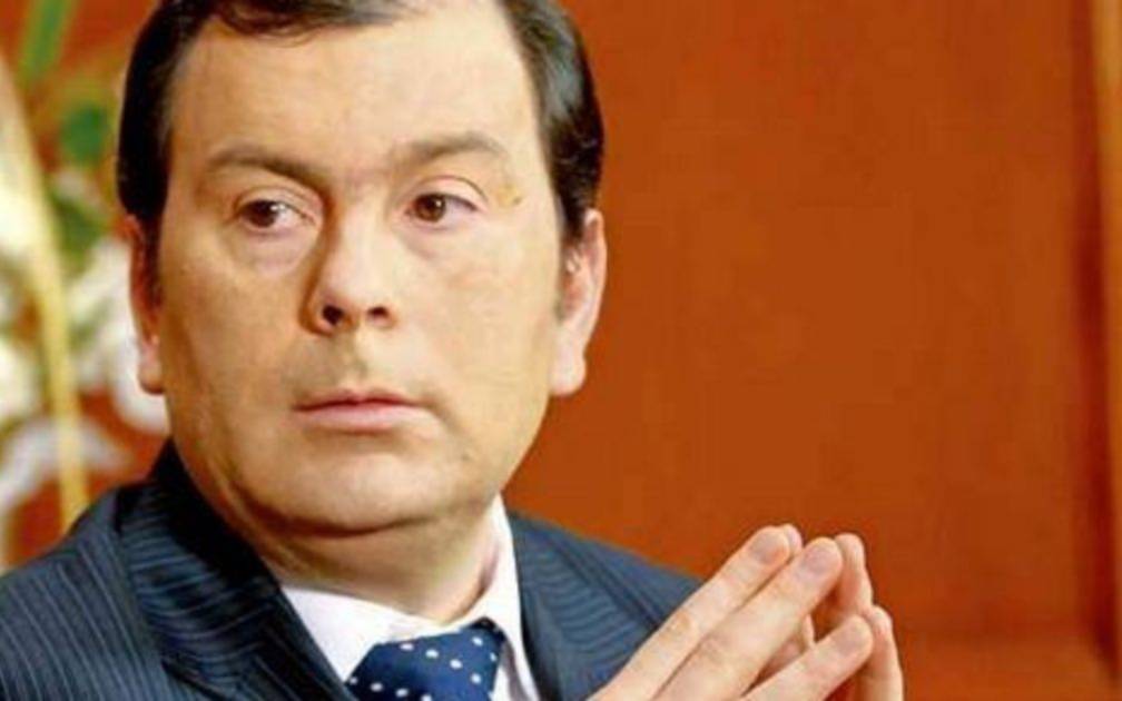El gobernador de Santiago anunció que tiene coronavirus y que está "en buen estado de salud"