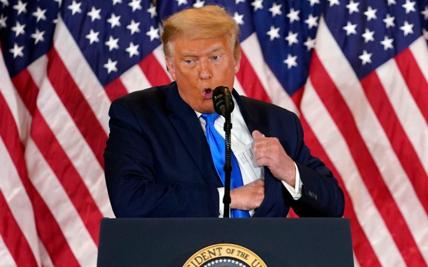 Pese a los pedidos de renuncia Trump no baja su tono desafiante