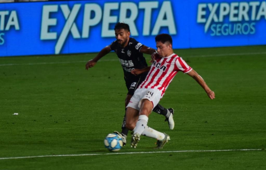 La simpleza y el manejo de David Ayala, lo mejor del Pincha