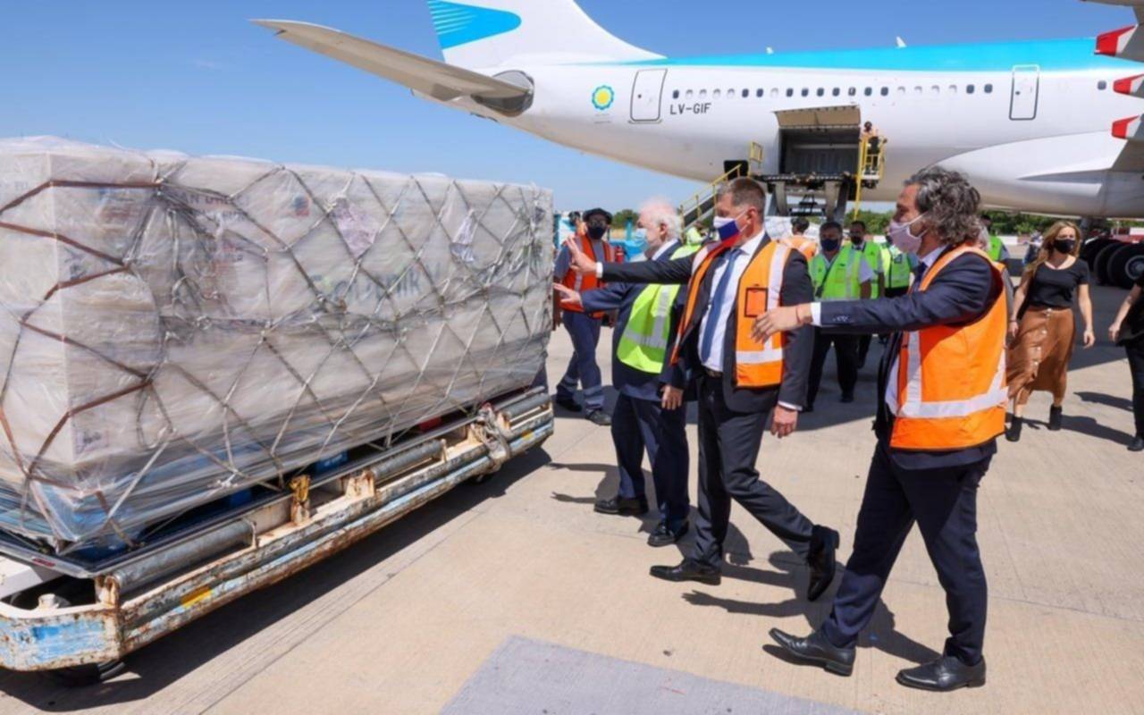 Confirman que el jueves sale el segundo vuelo a Moscú para traer más dosis de la Sputnik V