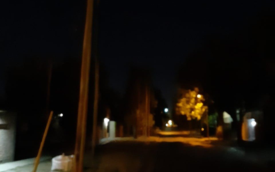 La esquina de 15 bis y 528, una "boca de  lobo" por la rotura del alumbrado