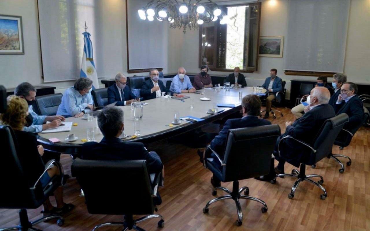 Marcha atrás del Gobierno para bajar la tensión con el campo: quitan las restricciones a la exportación del maíz