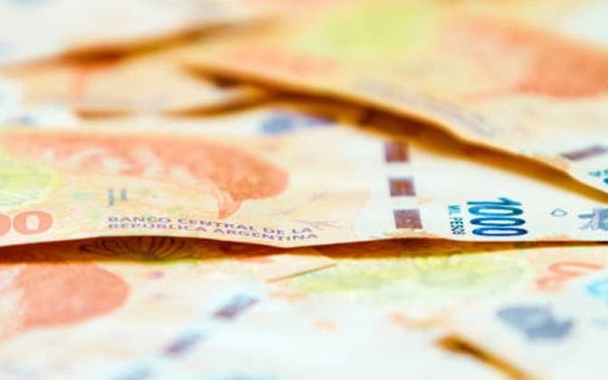 Comerciantes de La Plata en alerta por billetes falsos de $1.000