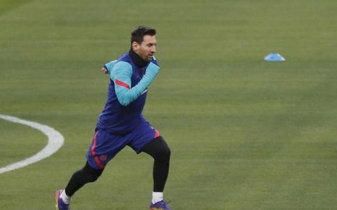 El Barsa, con Messi en duda, busca levantar la Supercopa